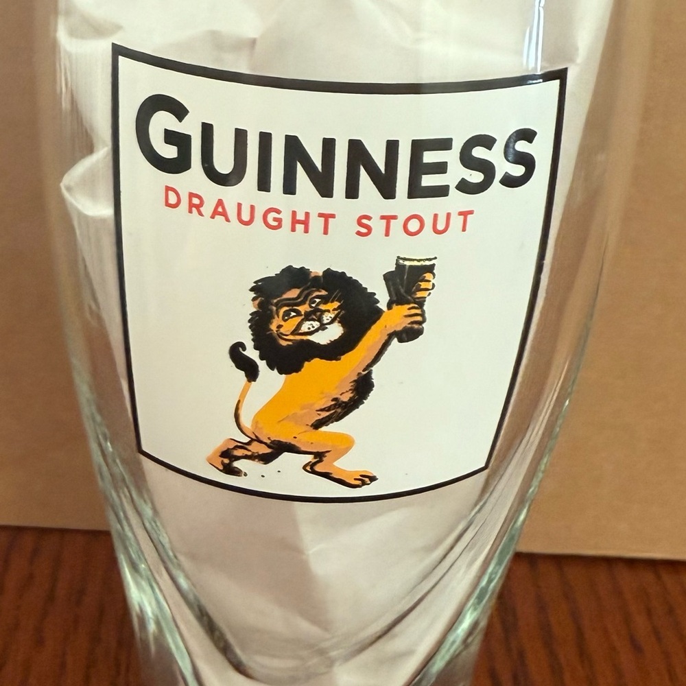 Vintage Guinness Glass with Bold Lion Graphic